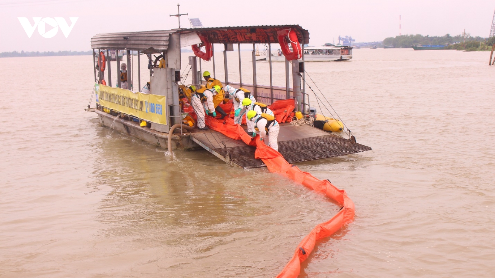 Hậu Giang tổ chức thành công diễn tập ứng phó sự cố tràn dầu