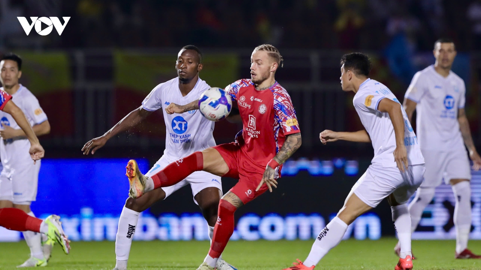 Đội bóng V-League có hàng tấn công tệ khó tin