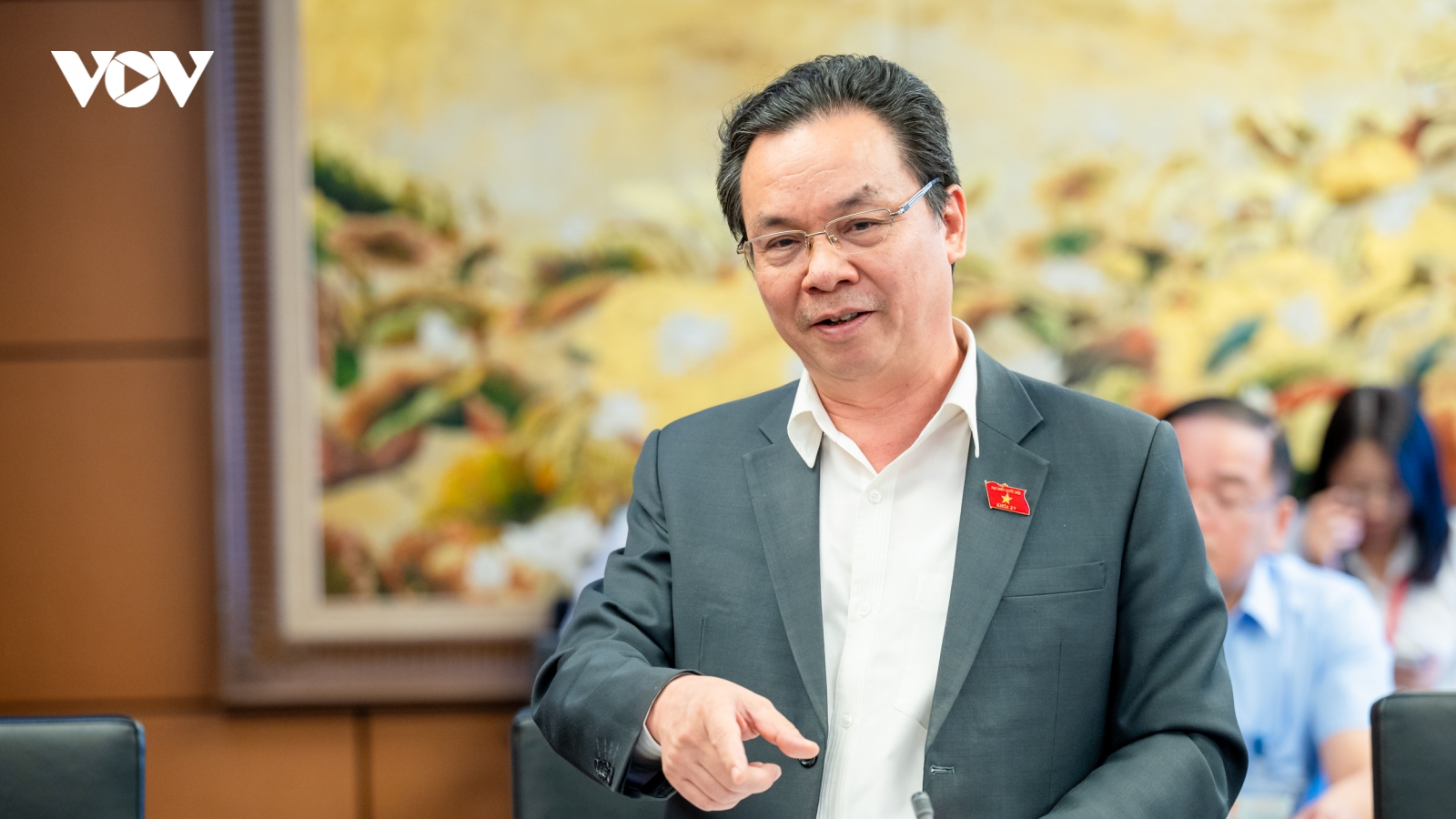 Đại biểu Quốc hội đề xuất cấm ép buộc người học tham gia học thêm để vụ lợi