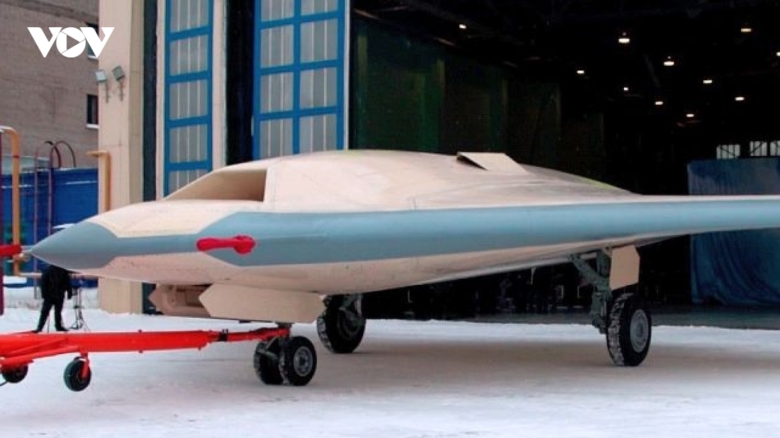 Hé lộ bất ngờ khi Ukraine mổ xẻ xác “thợ săn tàng hình” S-70 Okhotnik của Nga