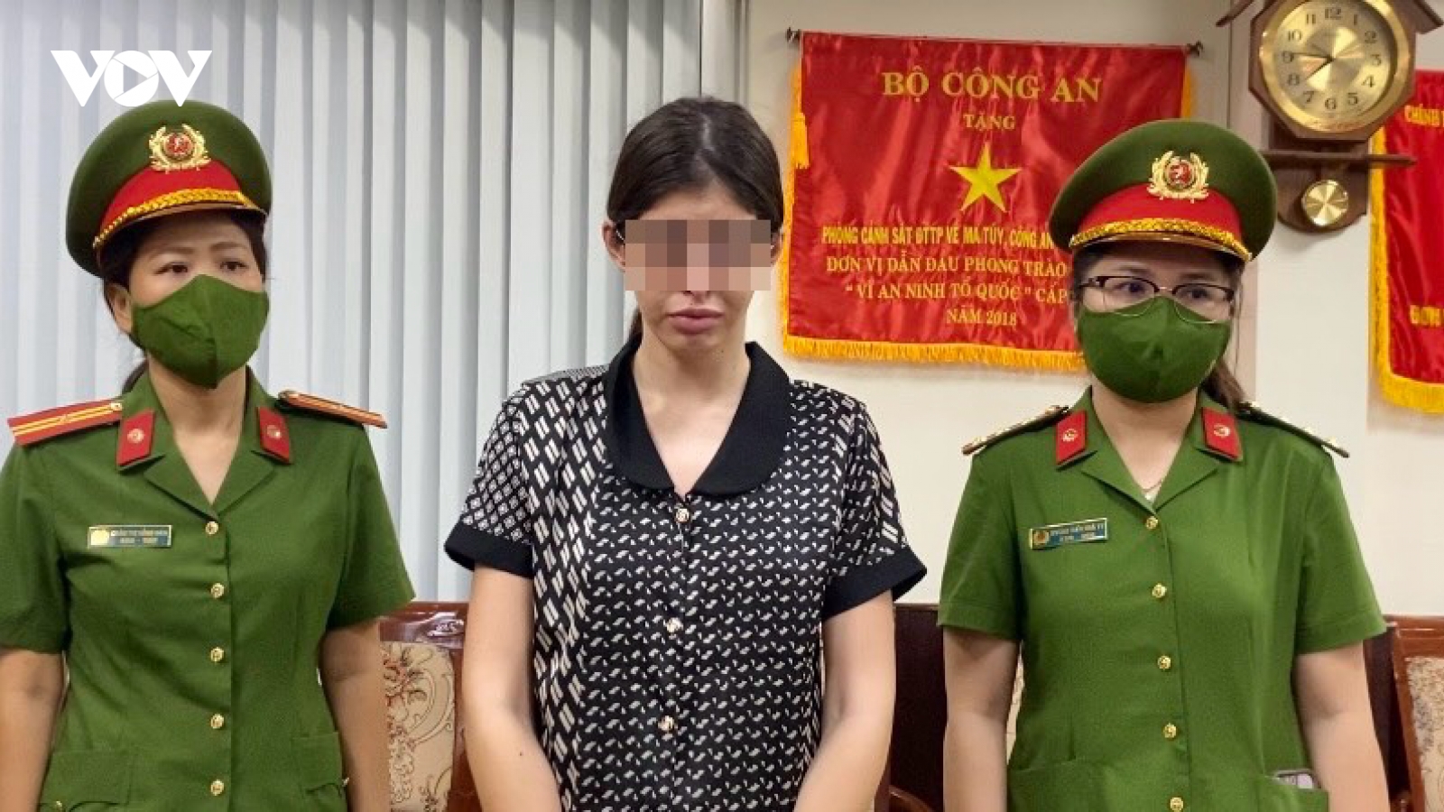 Công an TP.HCM thông tin vụ ca sĩ Chi Dân, người mẫu Andrea Aybar bị bắt