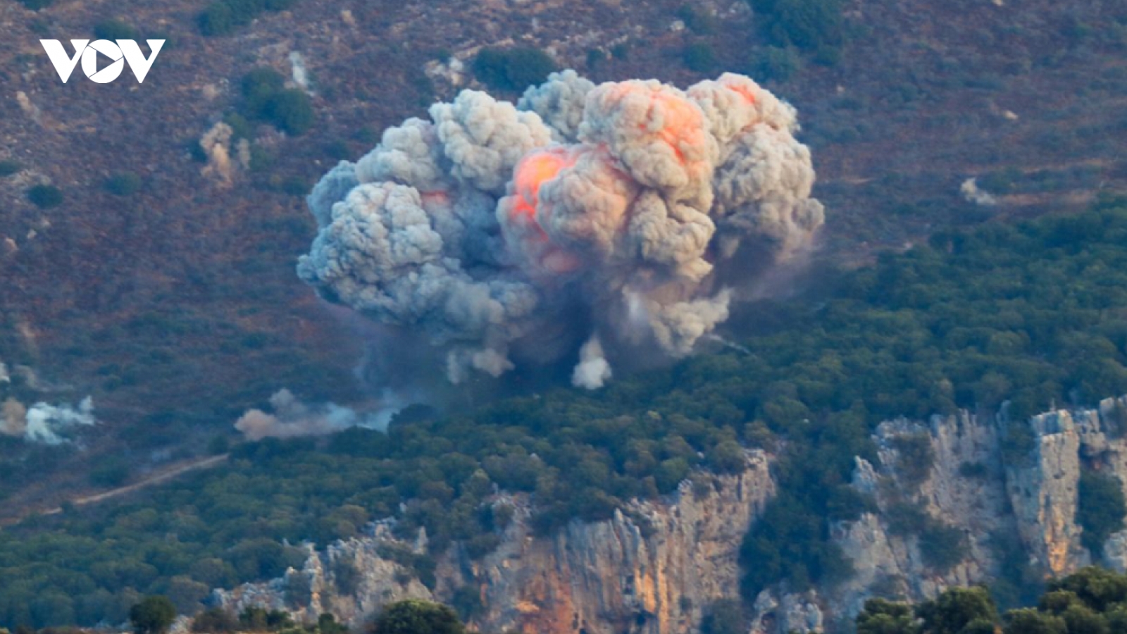 Israel tiếp tục không kích Lebanon, hàng chục người chết và bị thương