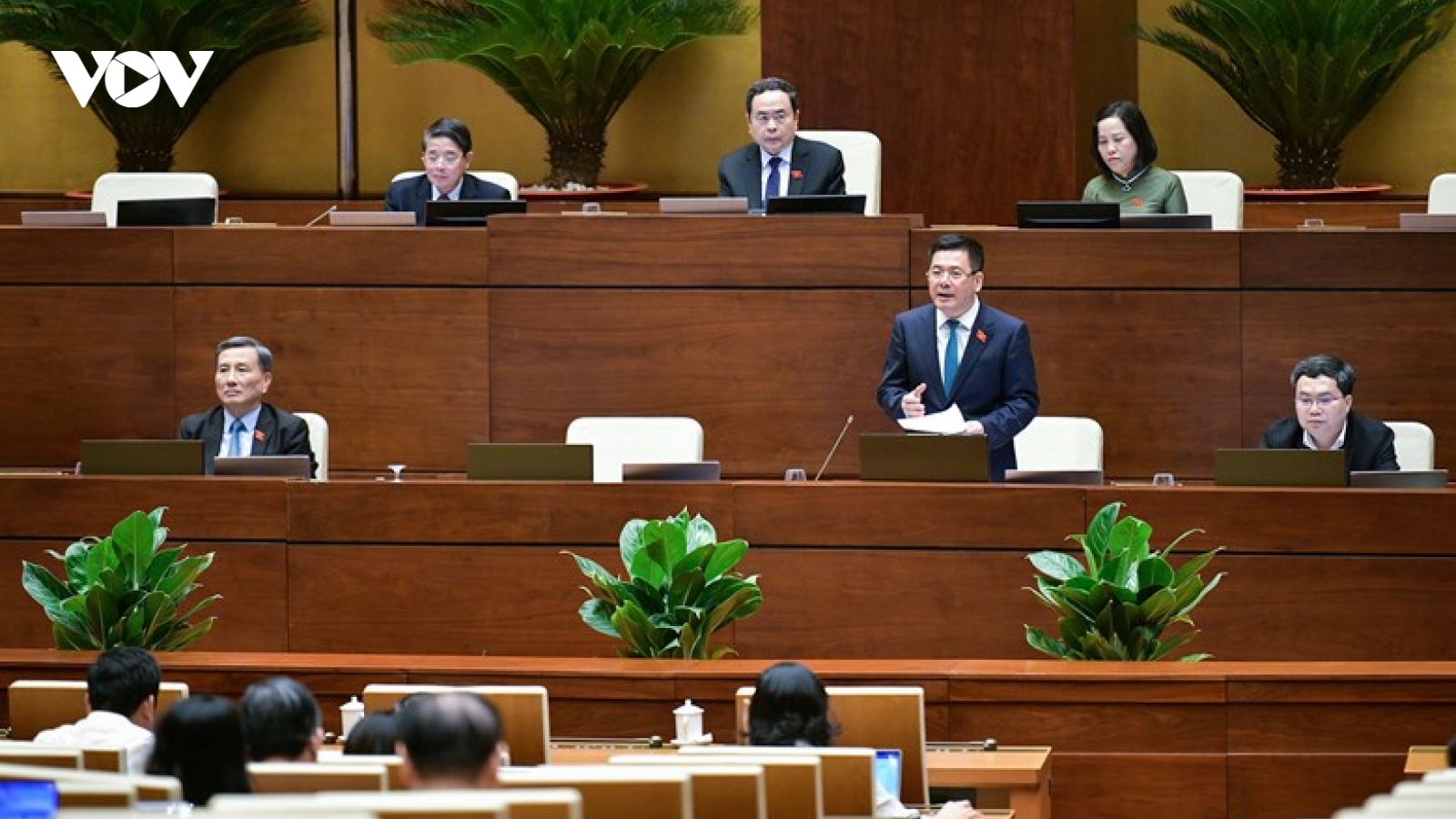 "Điện hạt nhân và những nguồn năng lượng mới dứt khoát phải có"