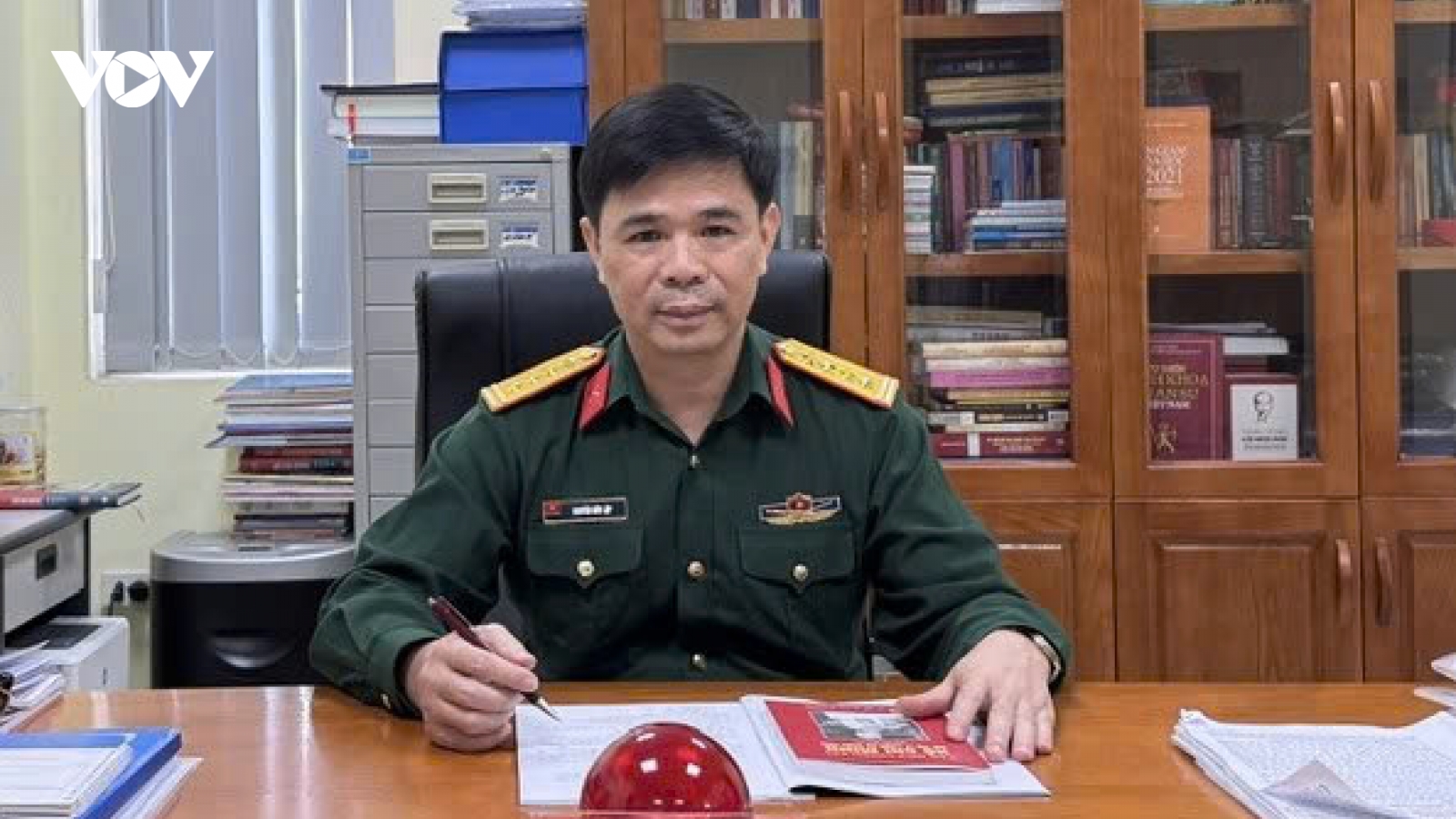 Không có một quân đội nào phi chính trị