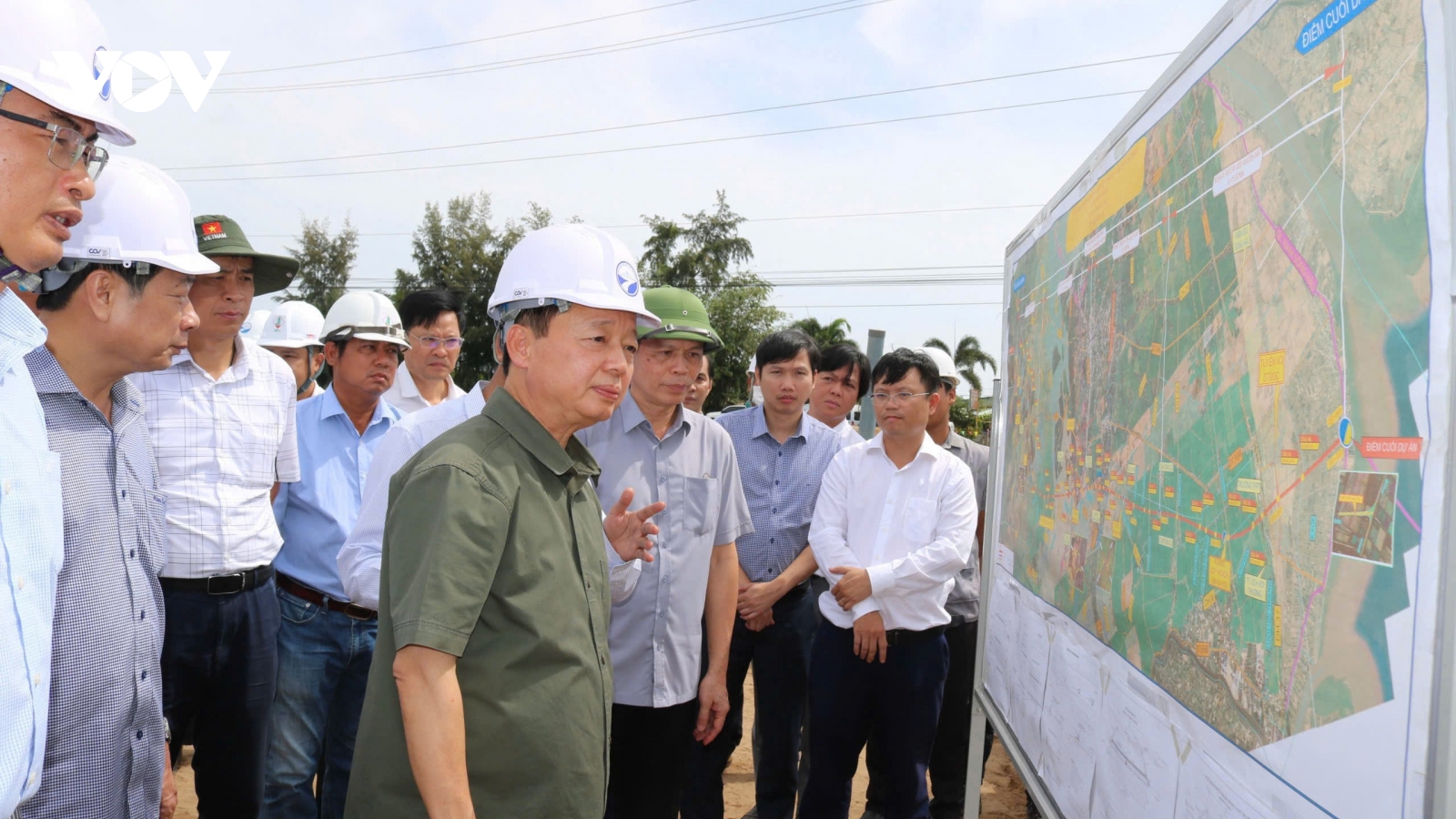 Phó Thủ tướng Trần Hồng Hà khảo sát tiến độ thi công cao tốc ở Sóc Trăng, Hậu Giang