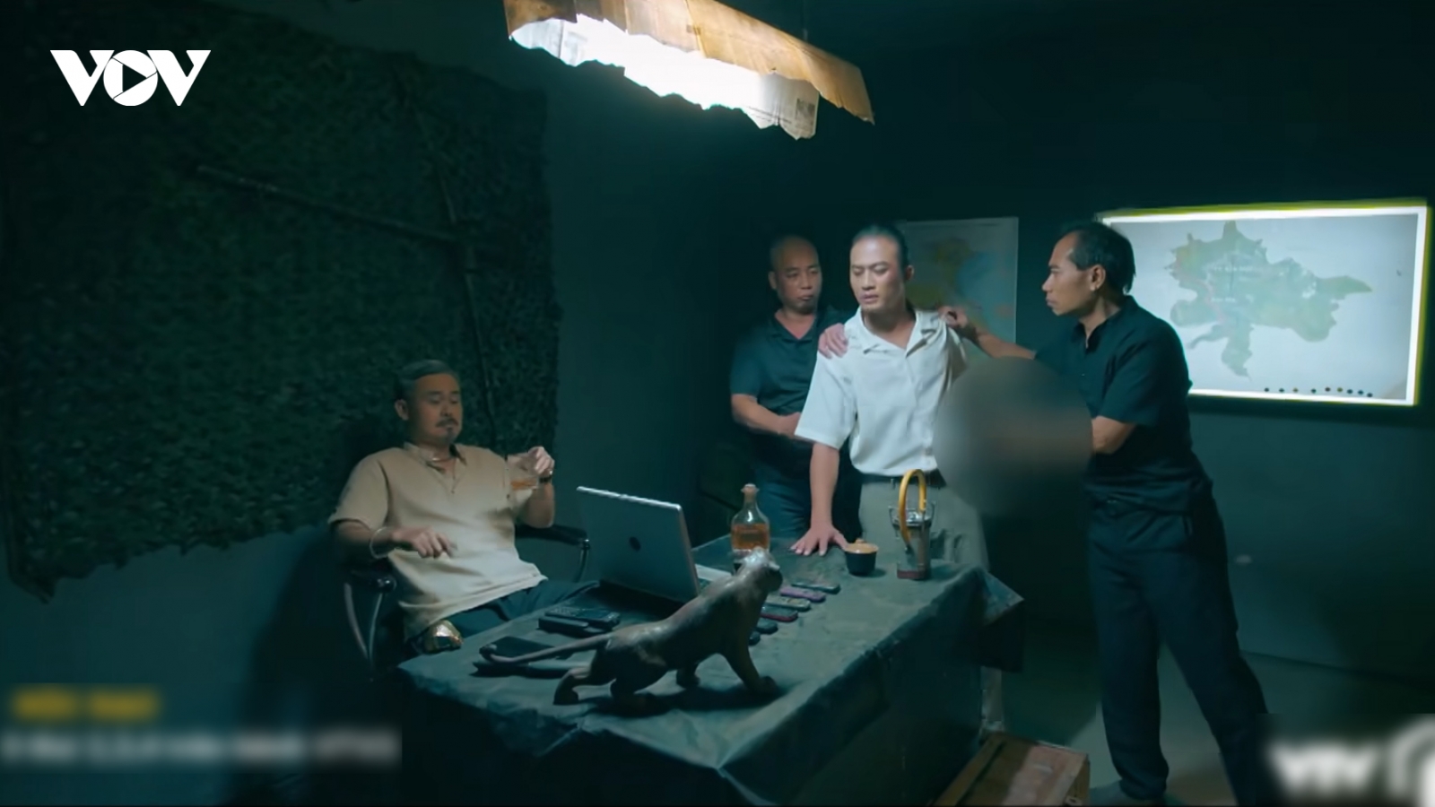 "Độc đạo" tập 35: Quân "già" bắt cóc Khương để ép Hồng chuyển ma túy