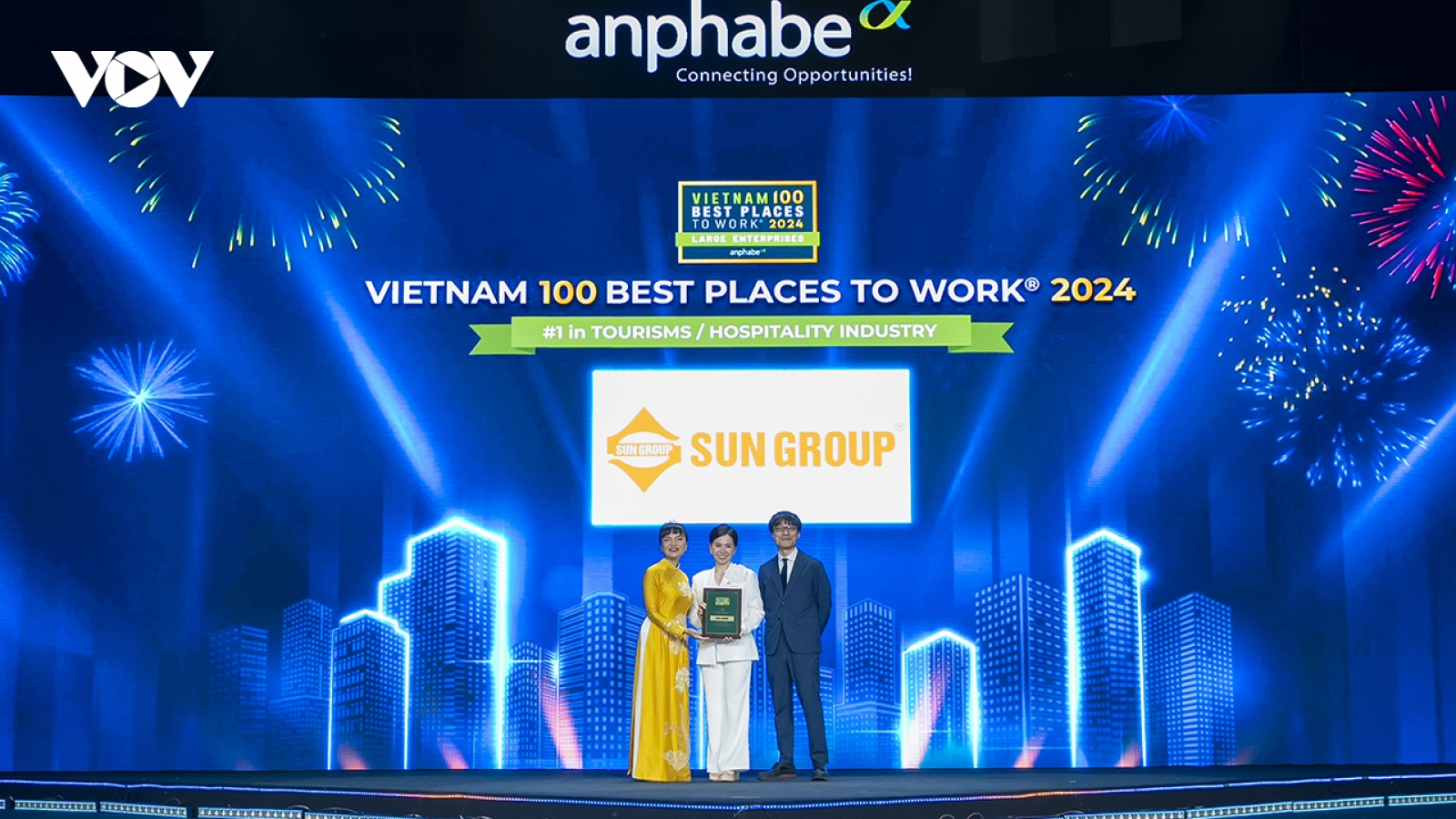 Sun Group 5 năm liên tiếp đạt giải “Top 100 Nơi làm việc tốt nhất Việt Nam”