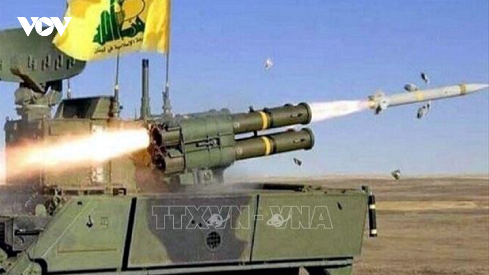 Hezbollah tấn công nhiều căn cứ quân sự Israel