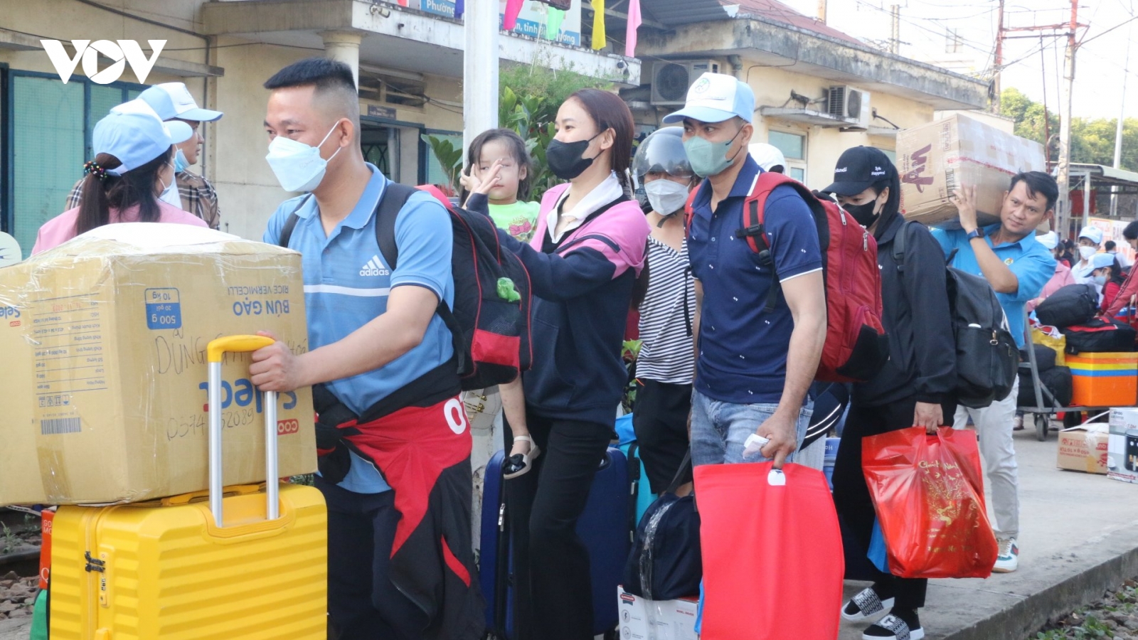 Bình Dương sẽ hỗ trợ 1.000 vé tàu đưa công nhân khó khăn về quê đón Tết Ất Tỵ