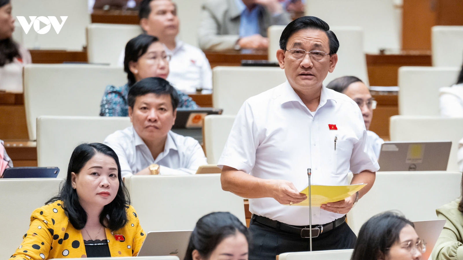 Quốc hội thảo luận về tình hình kinh tế - xã hội