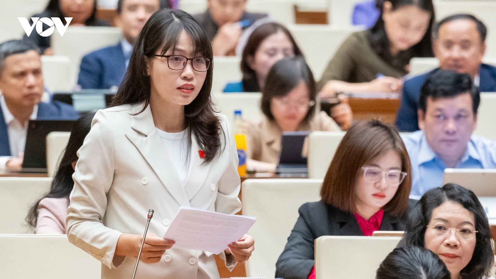 ĐBQH đề xuất giảm thuế VAT, tiếp tục tháo gỡ nút thắt để hỗ trợ nền kinh tế