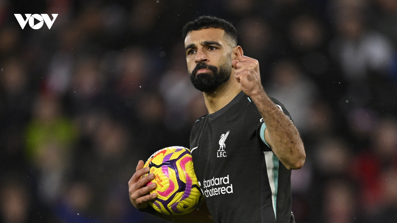 Kết quả bóng đá hôm nay 24/11: Salah giúp Liverpool bỏ xa Man City 8 điểm