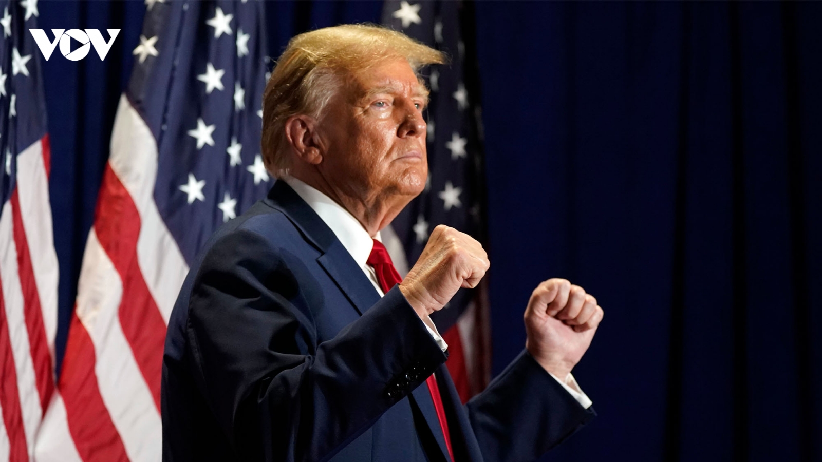 USD tăng vọt, Bitcoin đạt mức cao kỷ lục khi ông Trump thắng cử
