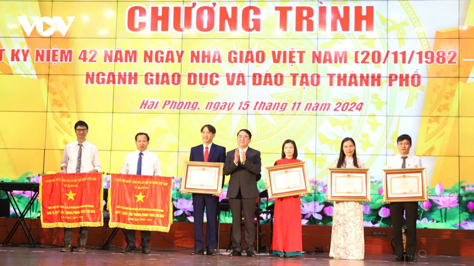 Hải Phòng biểu dương, khen thưởng giáo viên, trường học tiêu biểu