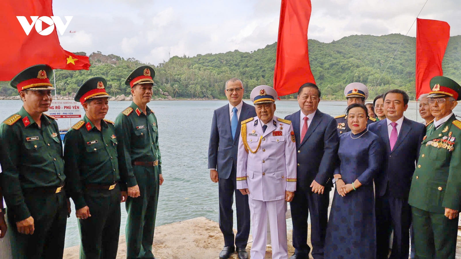 Kỷ niệm 60 năm Bến Vũng Rô tiếp nhận chuyến hàng đầu tiên của Tàu Không số