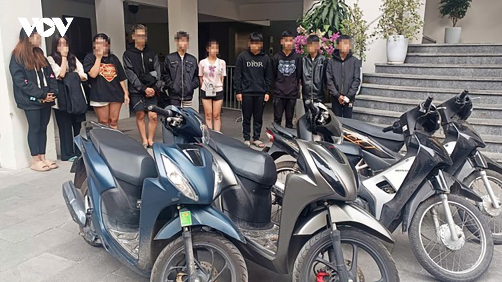 Đua xe gây chết người ở Hà Nội: Xử lý cả phụ huynh và người giao xe cho học sinh