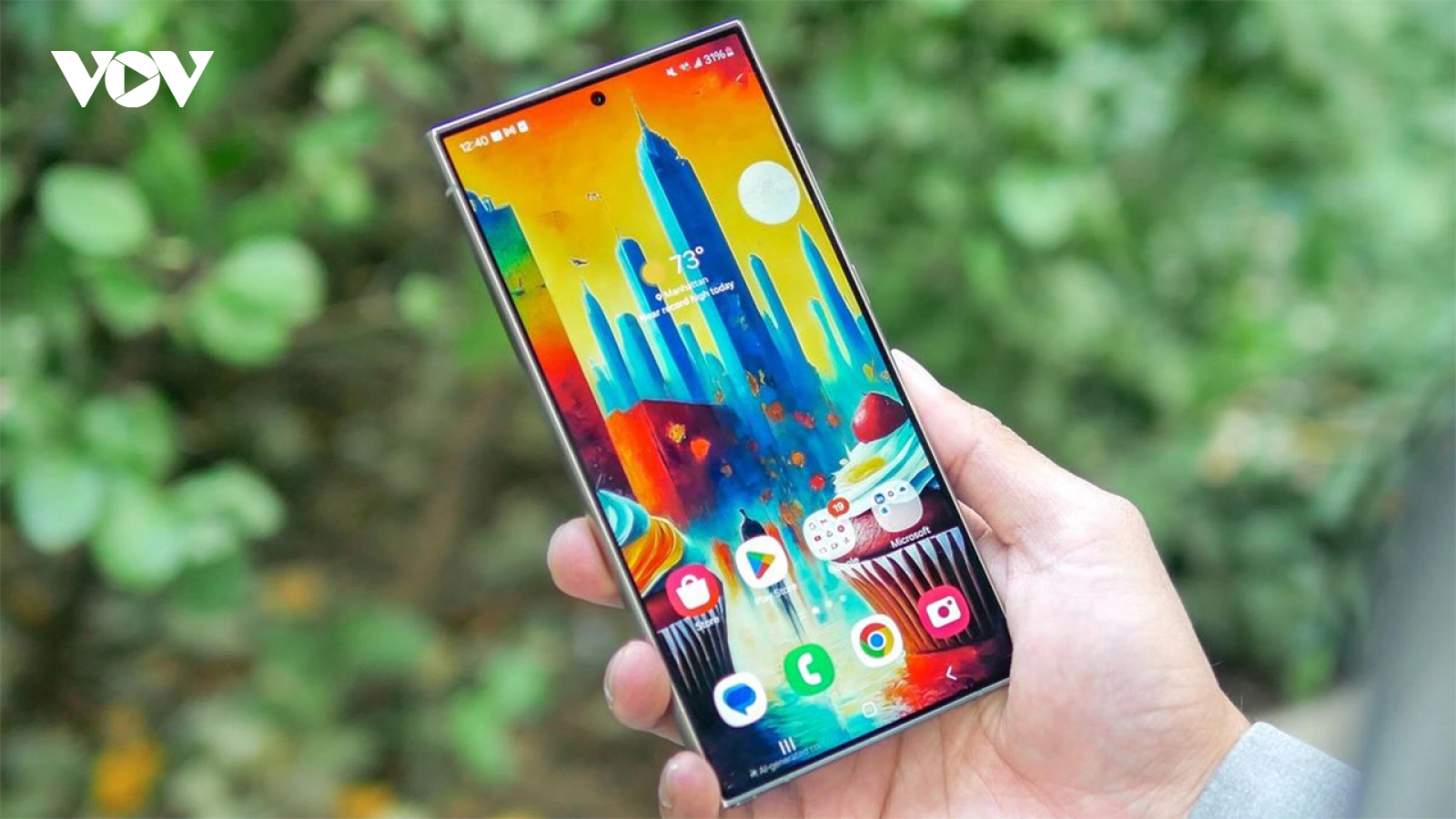 Galaxy S25 Ultra cạnh tranh với iPhone 16 Pro bằng bộ nhớ "khủng"