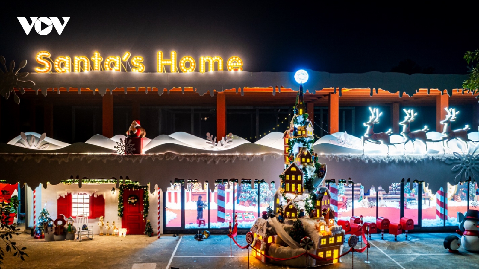 “Nhà của ông già Noel” bất ngờ xuất hiện tại khu đô thị của nhà sáng lập Ecopark