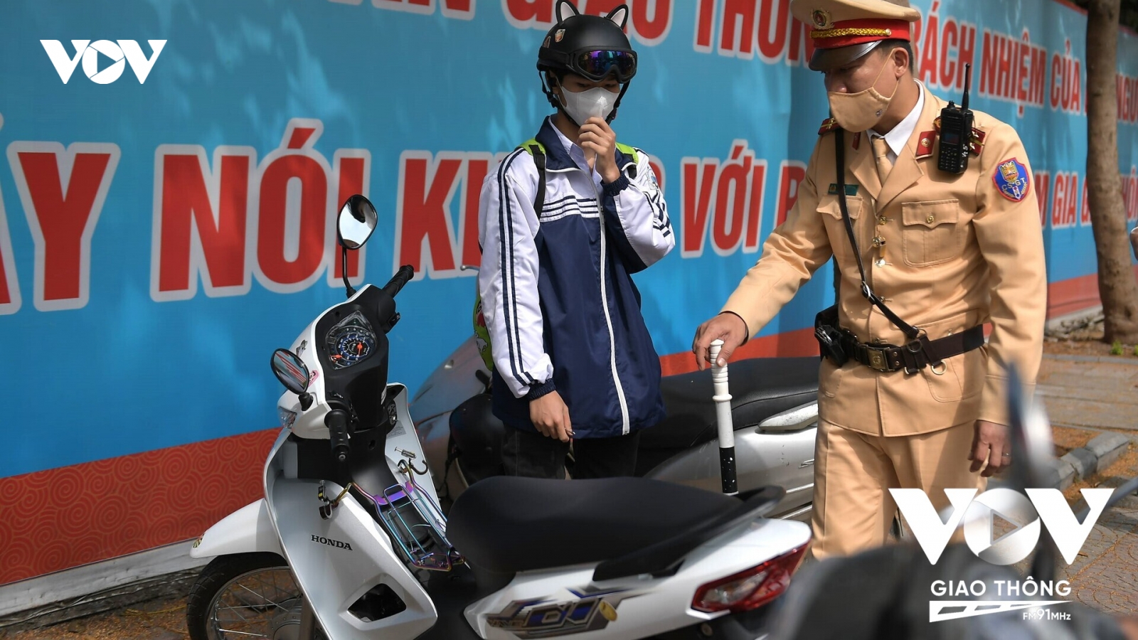 Học sinh vi phạm luật giao thông: Đừng chỉ trông chờ vào lực lượng chức năng