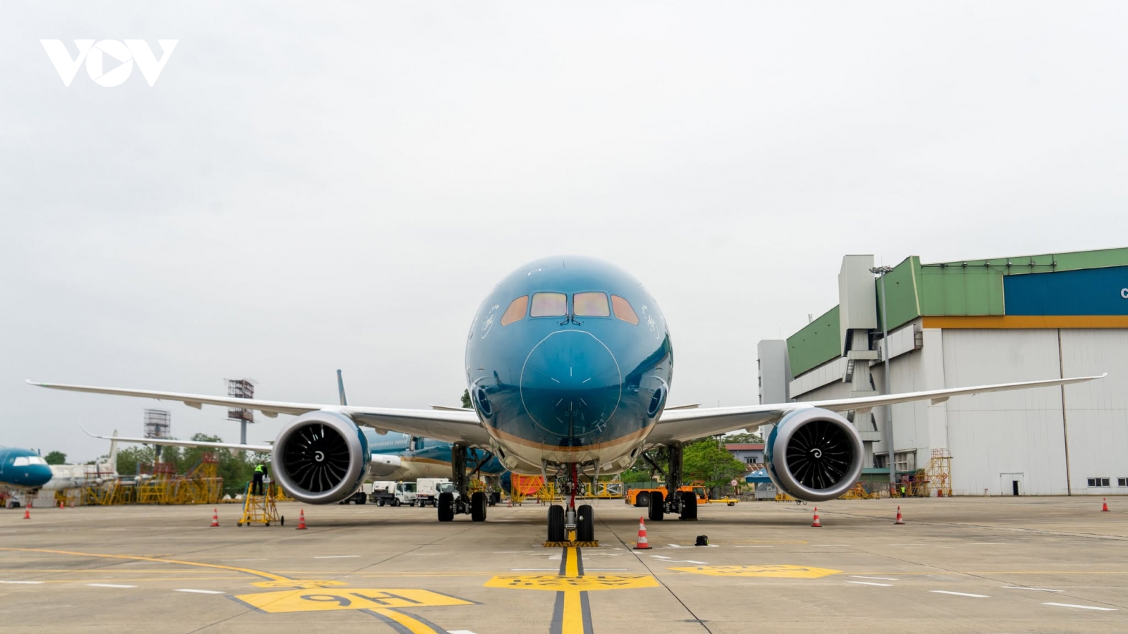 Chuẩn bị cao điểm Tết, Vietnam Airlines dồn dập đón máy bay mới về phục vụ