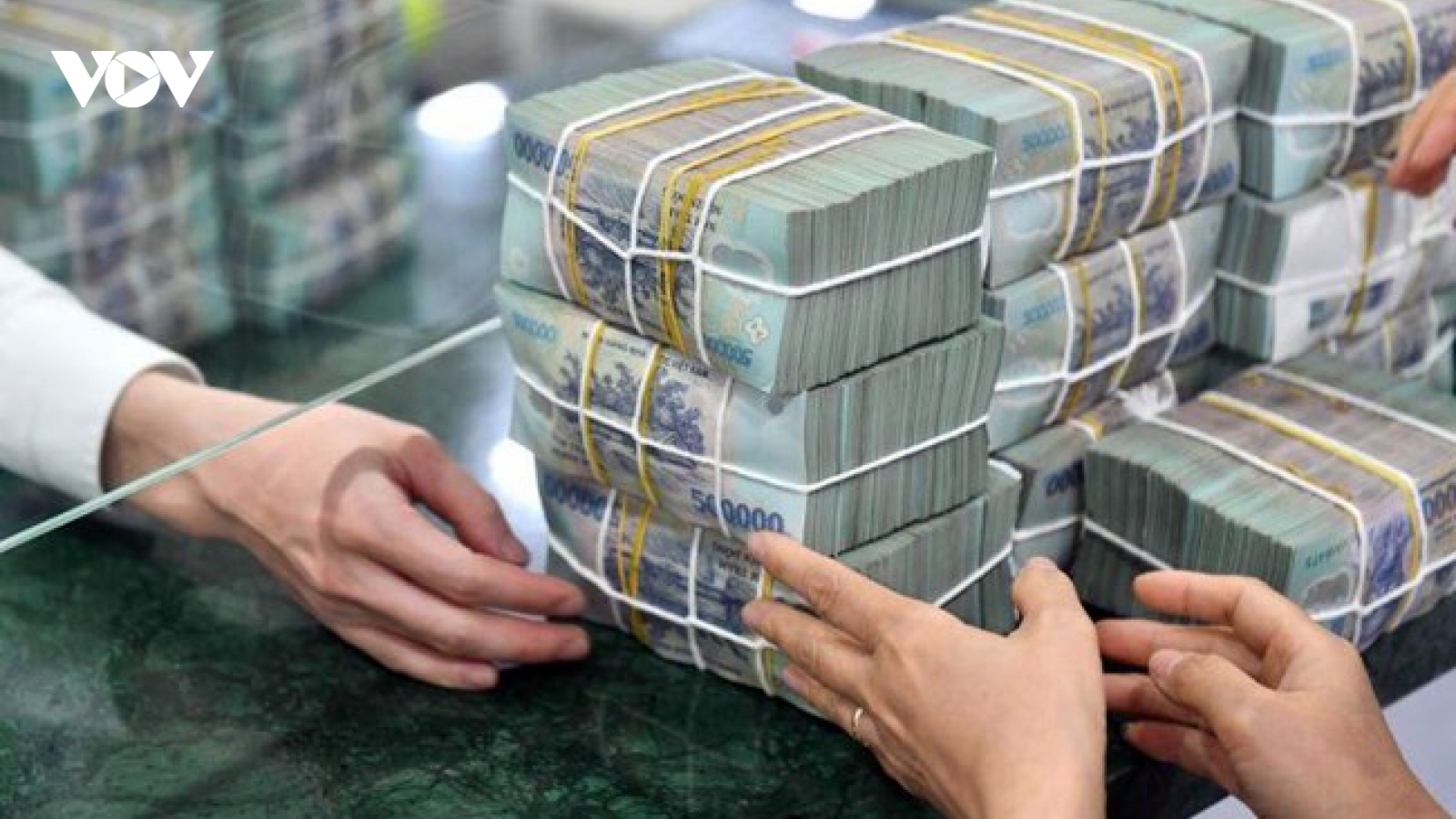 Thủ tướng Chính phủ: Xử lý nghiêm ngân hàng cạnh tranh lãi suất không lành mạnh