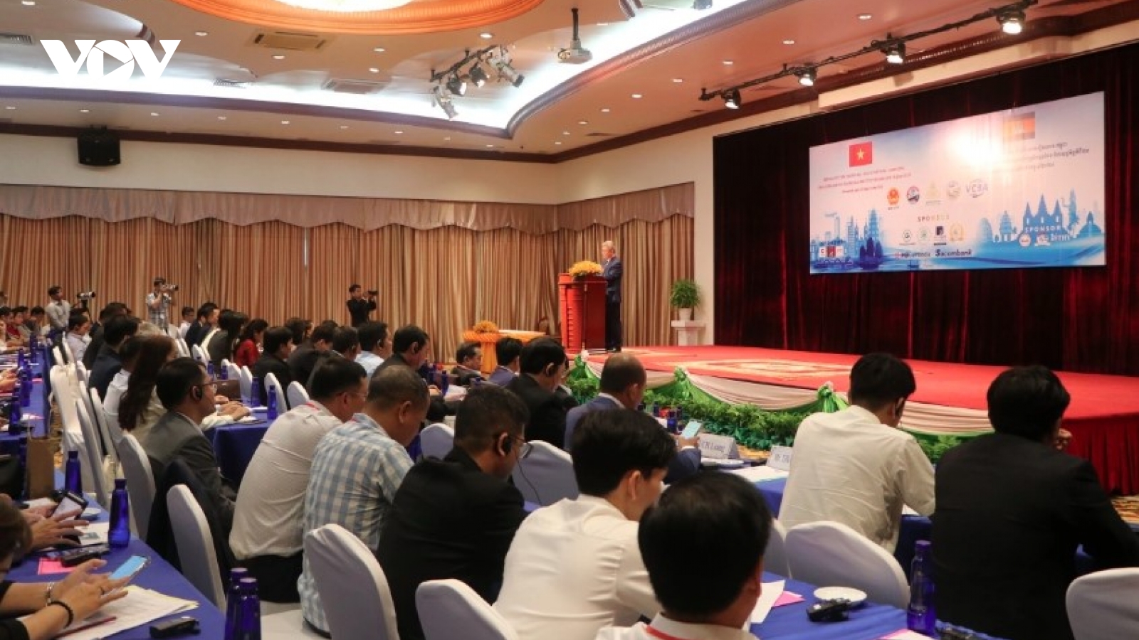 Cambodia, Vietnam seek broader cooperation in e-commerce and digital economy