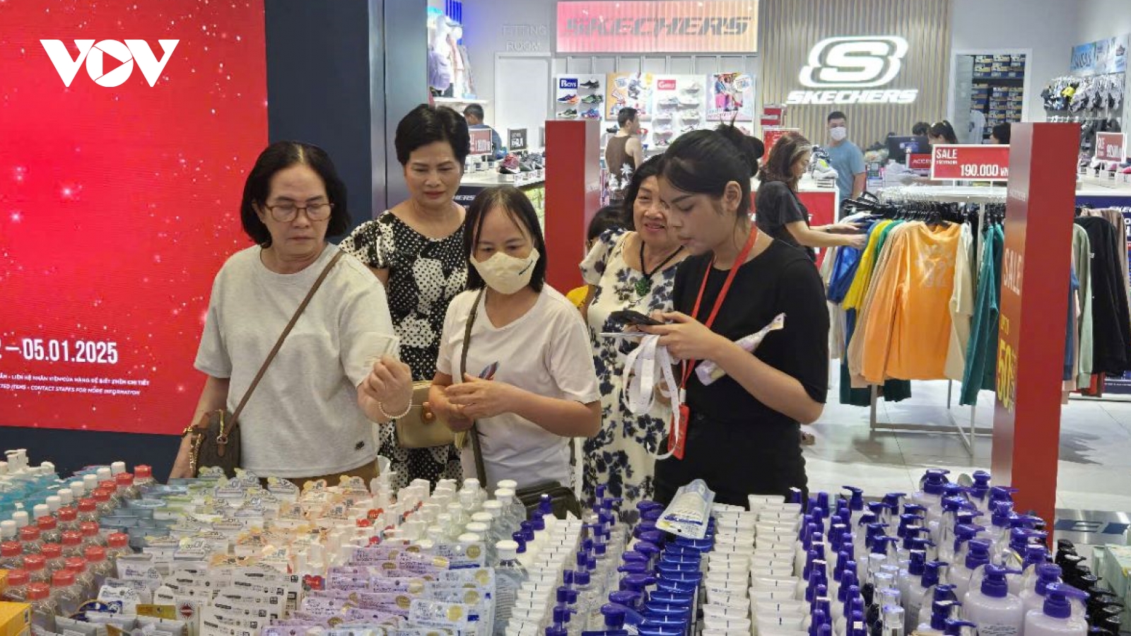 500 thương hiệu cao cấp quốc tế tham gia kích cầu, giảm giá lên đến 80%