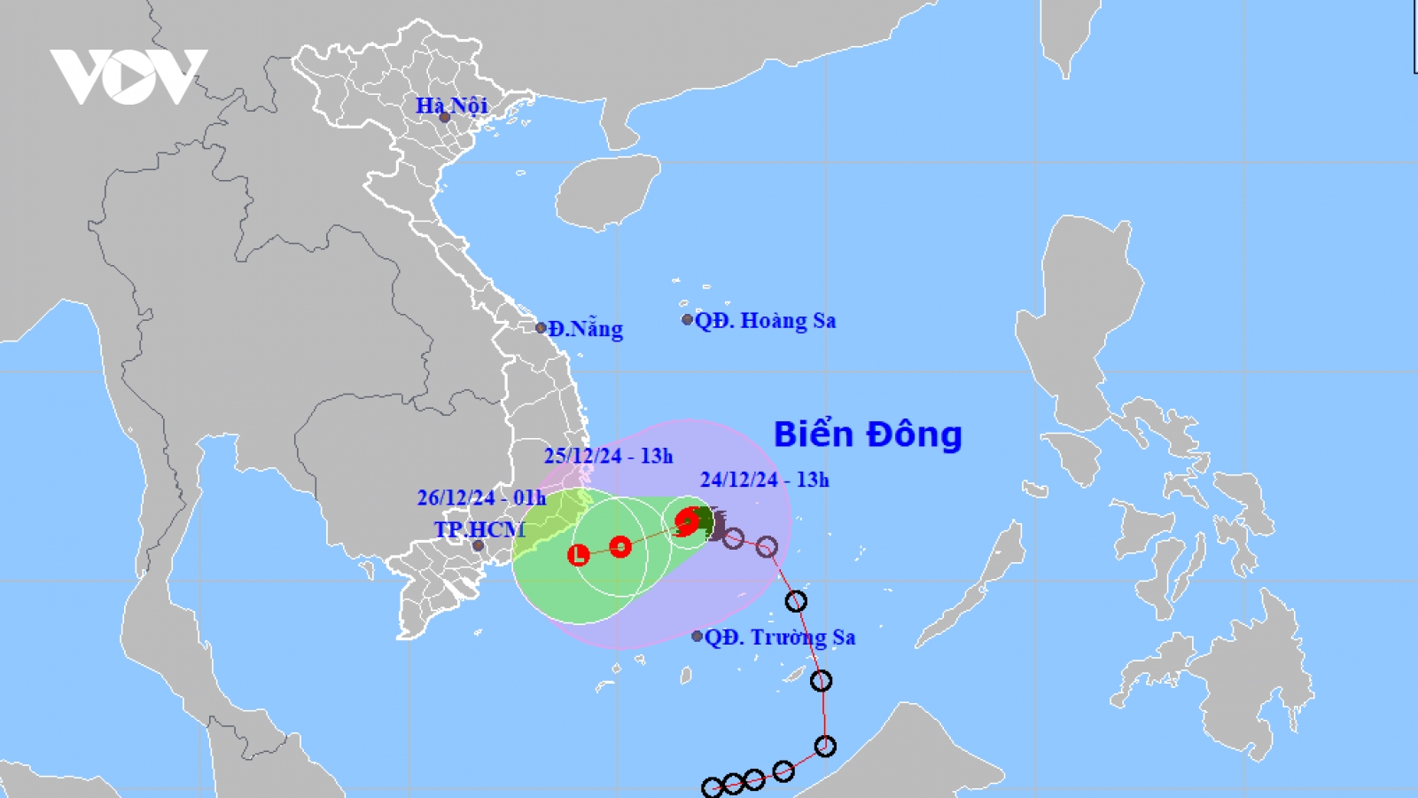 Bão số 10 mạnh cấp 8, giật cấp 10 đang di chuyển chậm ở giữa Biển Đông