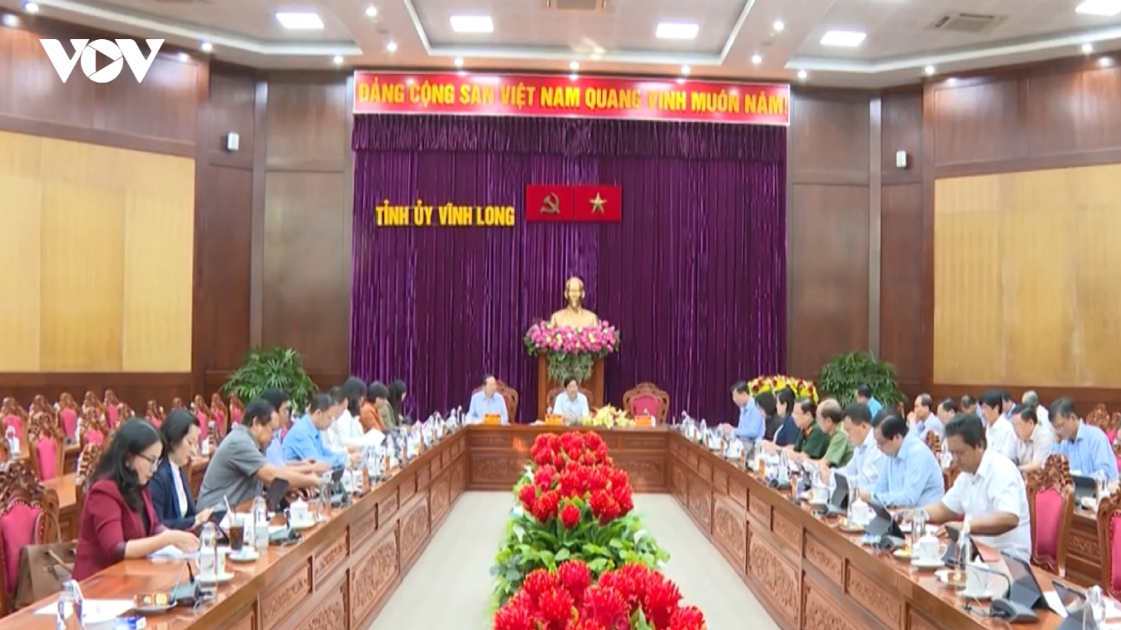 Sắp xếp sở ngành, Vĩnh Long sẽ có chính sách hỗ trợ cán bộ nghi hưu trước tuổi