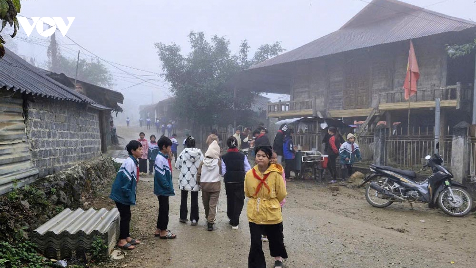 Lai Châu không bắt buộc học sinh mặc đồng phục ngày giá rét