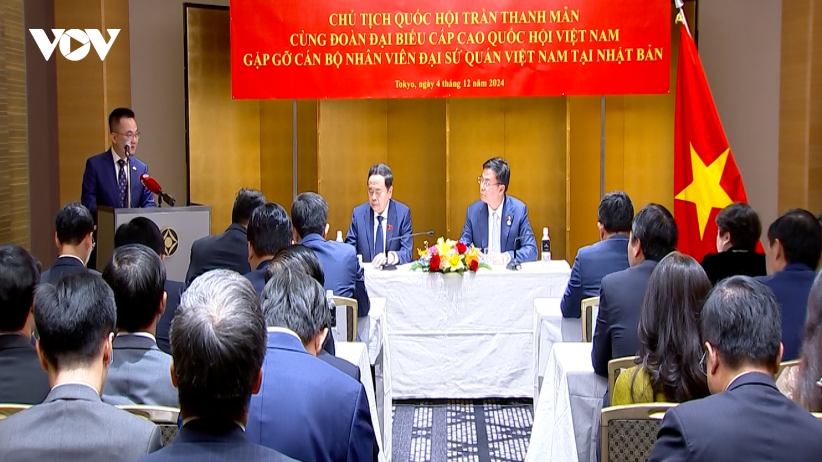 Chủ tịch Quốc hội gặp gỡ cán bộ, nhân viên Đại sứ quán Việt Nam tại Nhật Bản
