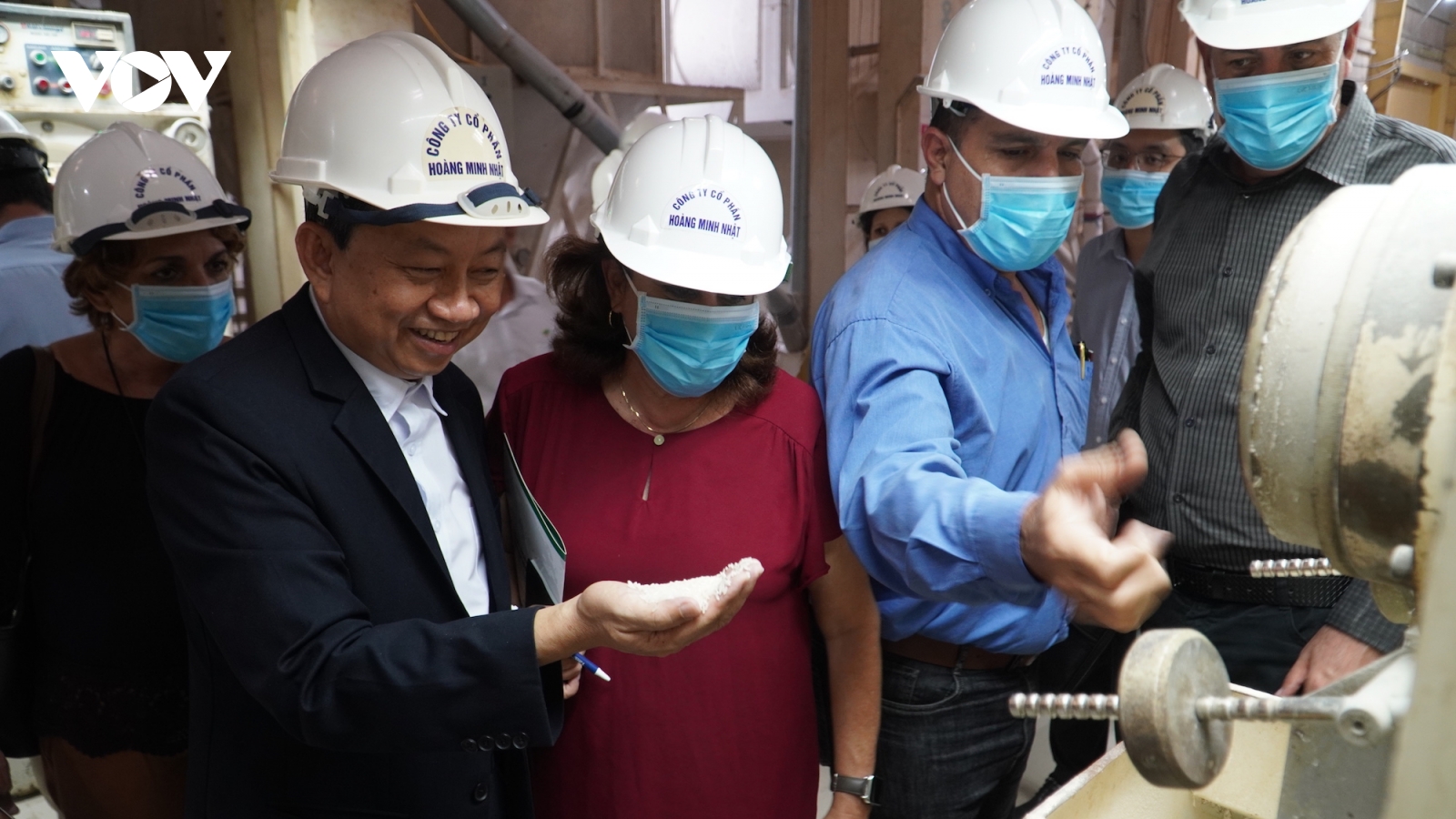 Đoàn của Bộ Nông nghiệp Cuba tìm hiểu hoạt động sản xuất nông nghiệp tại Cần Thơ