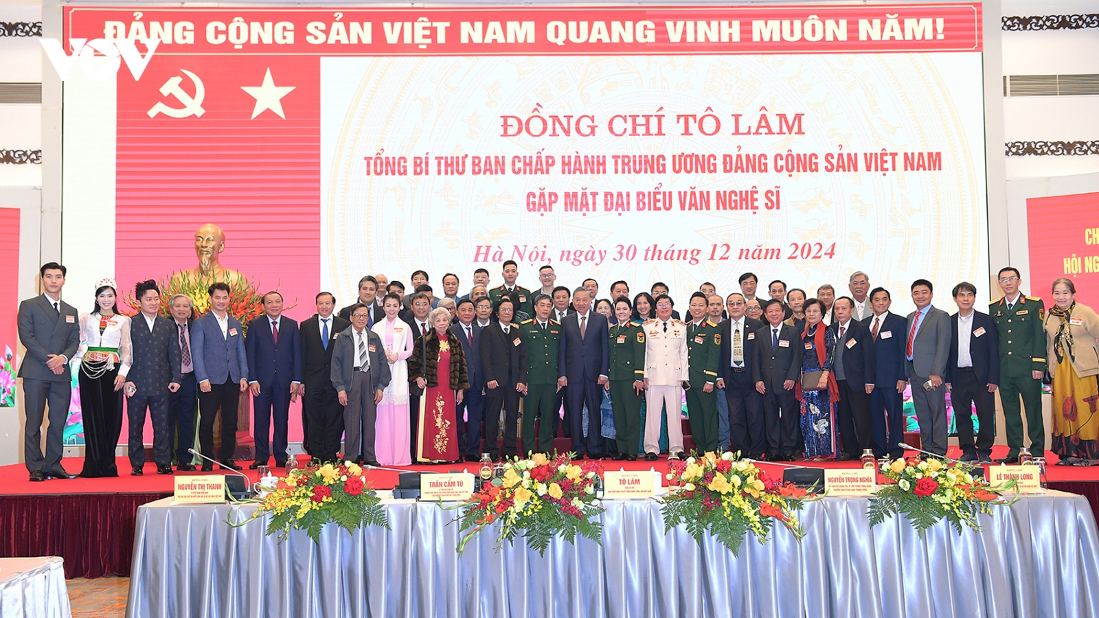Tổng Bí thư Tô Lâm gặp mặt đại biểu văn nghệ sĩ