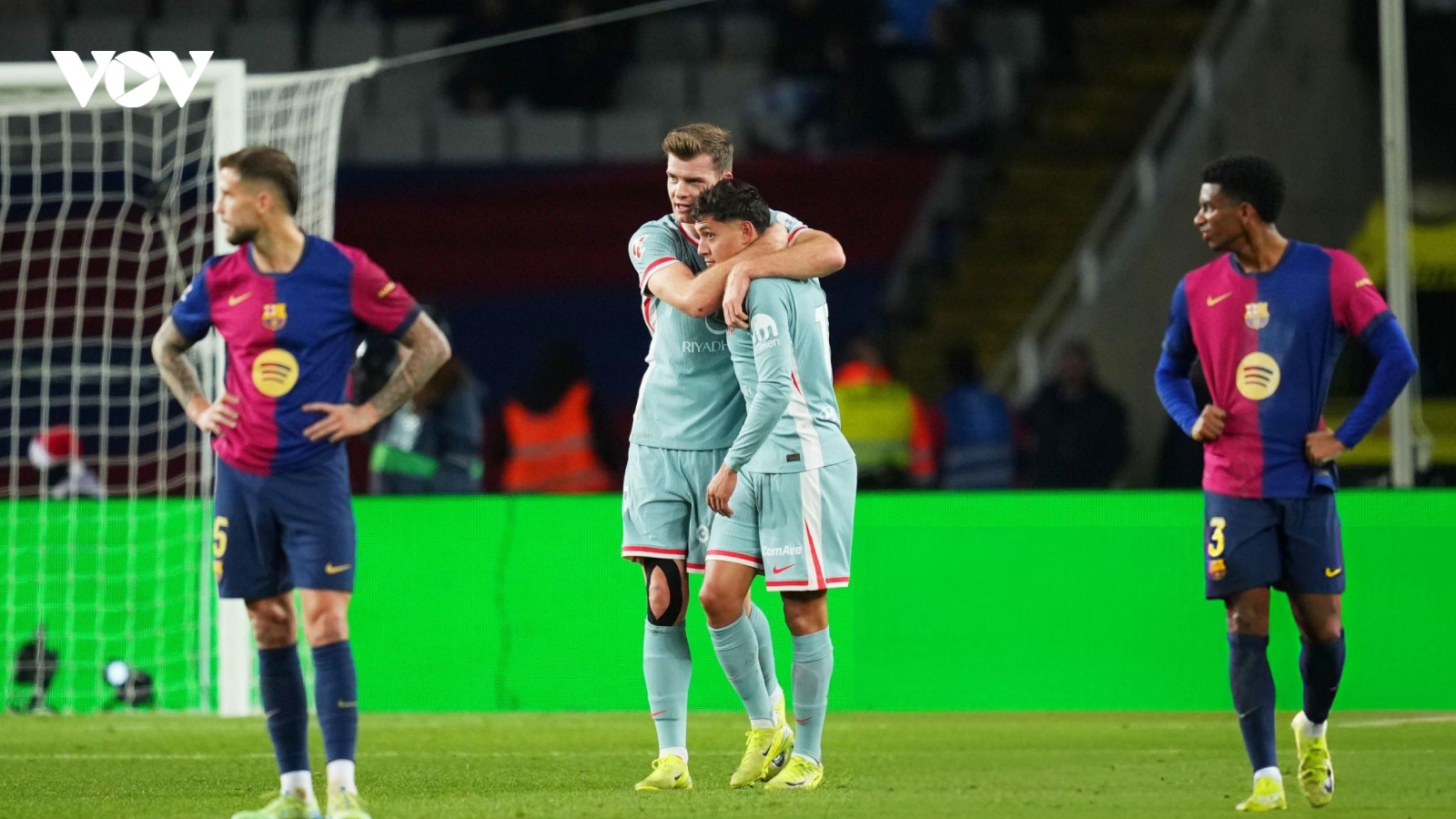 Kết quả bóng đá hôm nay 22/12: Thua Atletico, Barca mất ngôi đầu La Liga