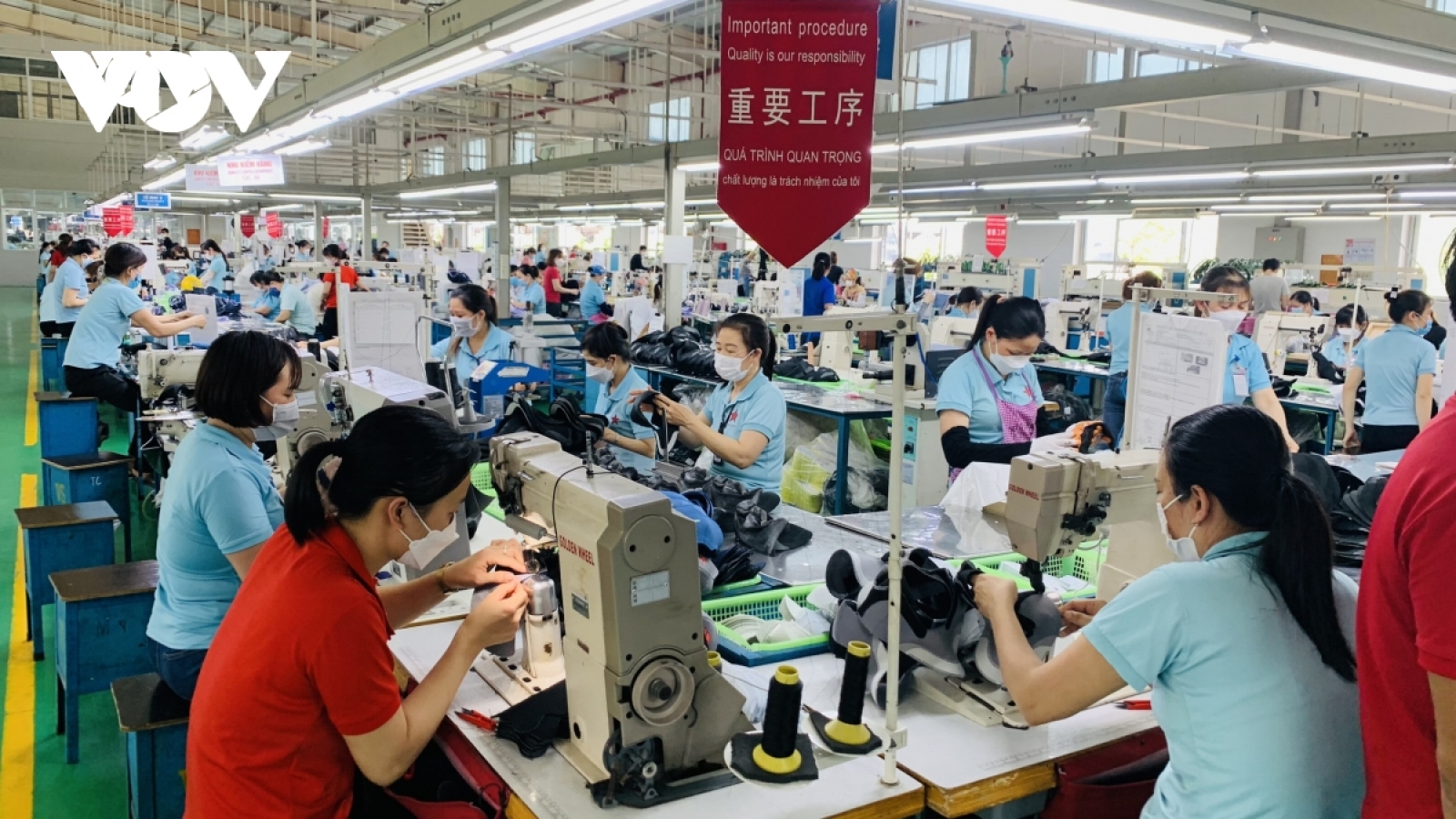 Những nhóm ngành nào có khả năng được nhận thưởng Tết 2025 cao?