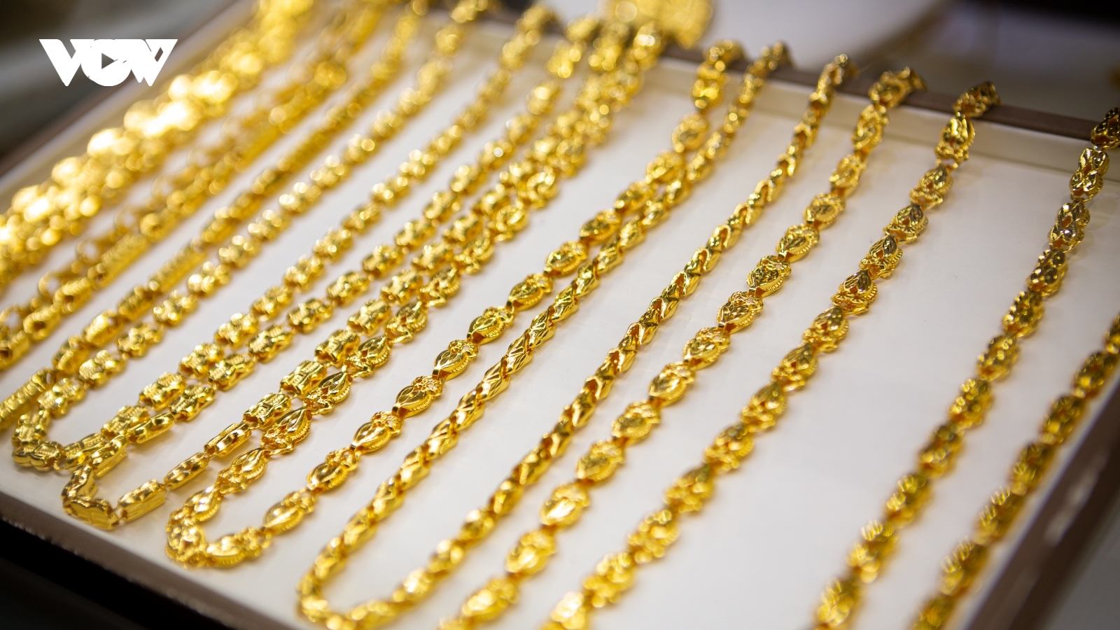 Giá vàng hôm nay 26/3: Vàng thế giới giảm tiếp về 3.017,7 USD/oz