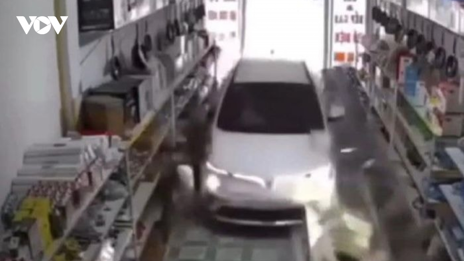 Vụ xe đâm tử vong bé 17 tháng tuổi trong nhà ở Tuyên Quang: Lấy mẫu máu nam tài xế