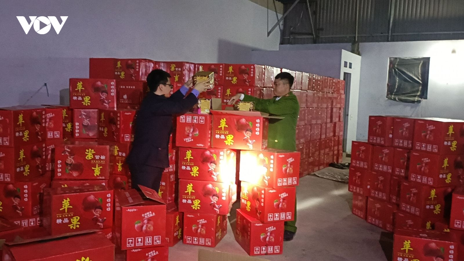 Bắt giữ nhiều đối tượng tàng trữ 11 tấn pháo nổ trái phép ở Bắc Giang