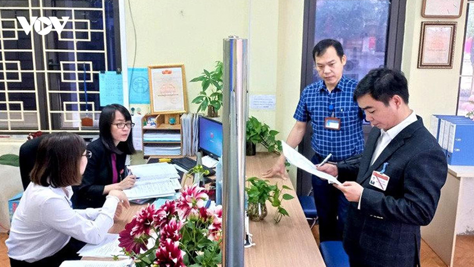 Hà Nội thực hiện 299 cuộc kiểm tra công vụ, luân chuyển, điều động 300 cán bộ
