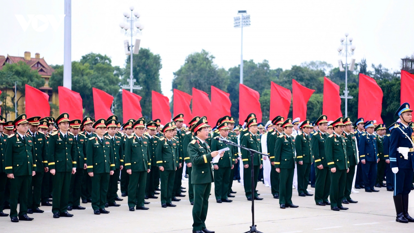 Bộ Quốc phòng tổ chức lễ báo công và vào lăng viếng Chủ tịch Hồ Chí Minh