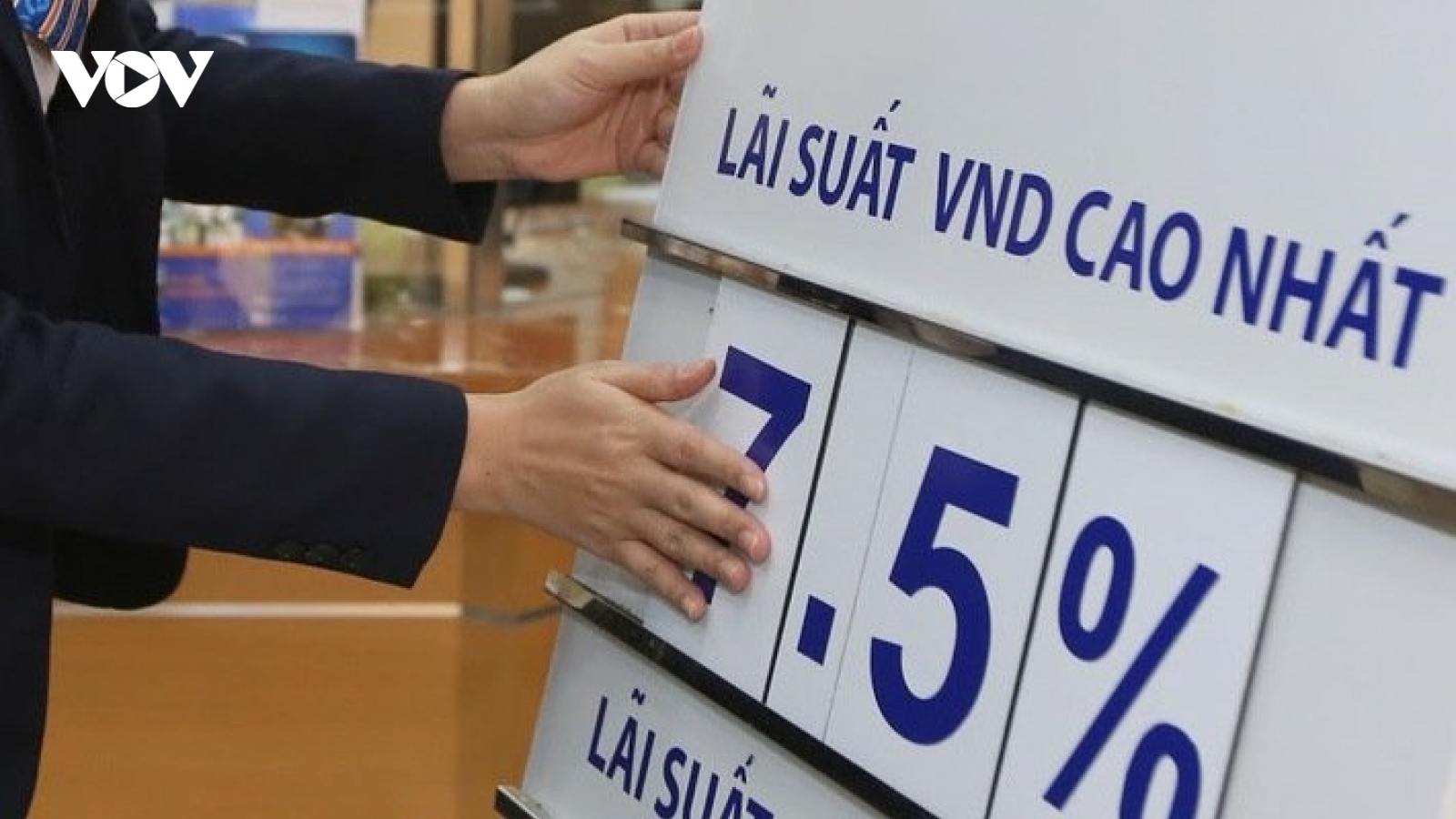 Thủ tướng yêu cầu tăng cường các giải pháp điều hành lãi suất, tín dụng