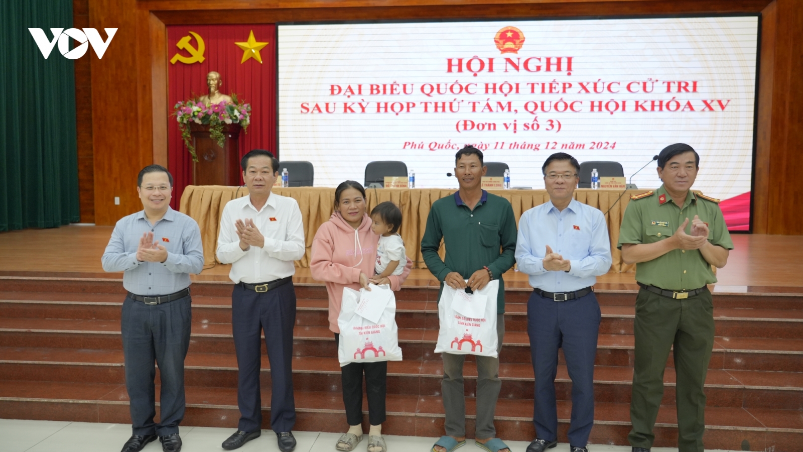 Phó Thủ tướng Lê Thành Long tiếp xúc cử tri TP. Phú Quốc