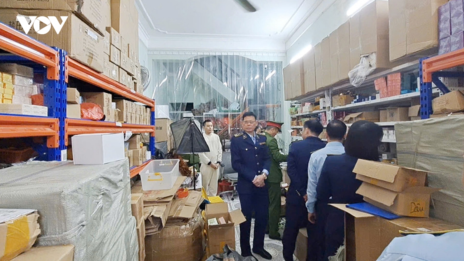 Phát hiện kho chứa 27.000 mỹ phẩm Trung Quốc không có chứng từ ở Bắc Giang