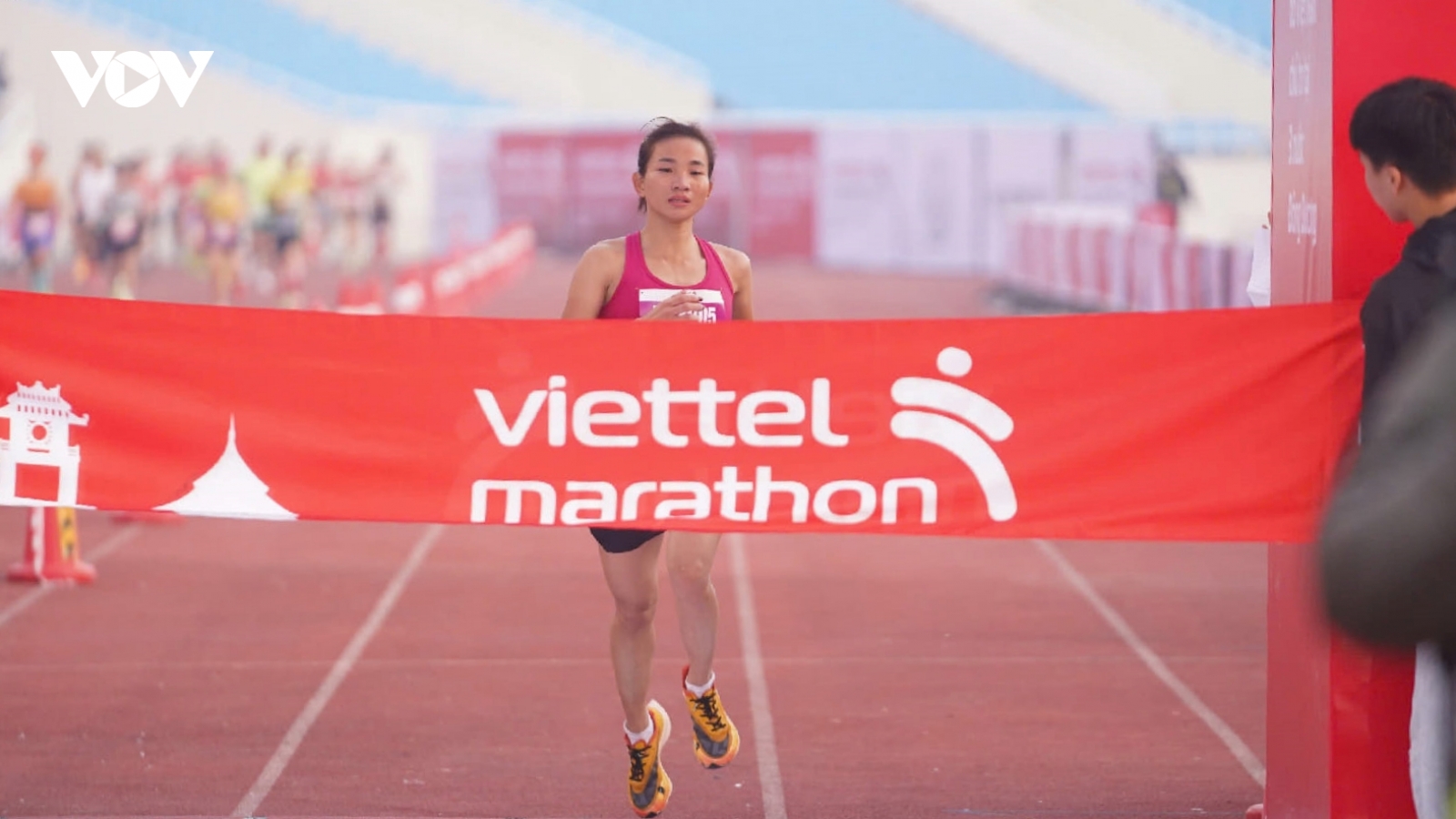 Vận động viên Nguyễn Thị Oanh xuất sắc lập kỷ lục marathon quốc gia
