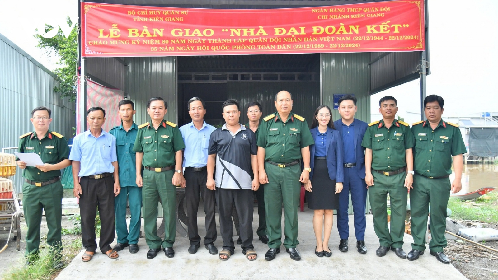 Kiên Giang trao 11 căn nhà đại đoàn kết