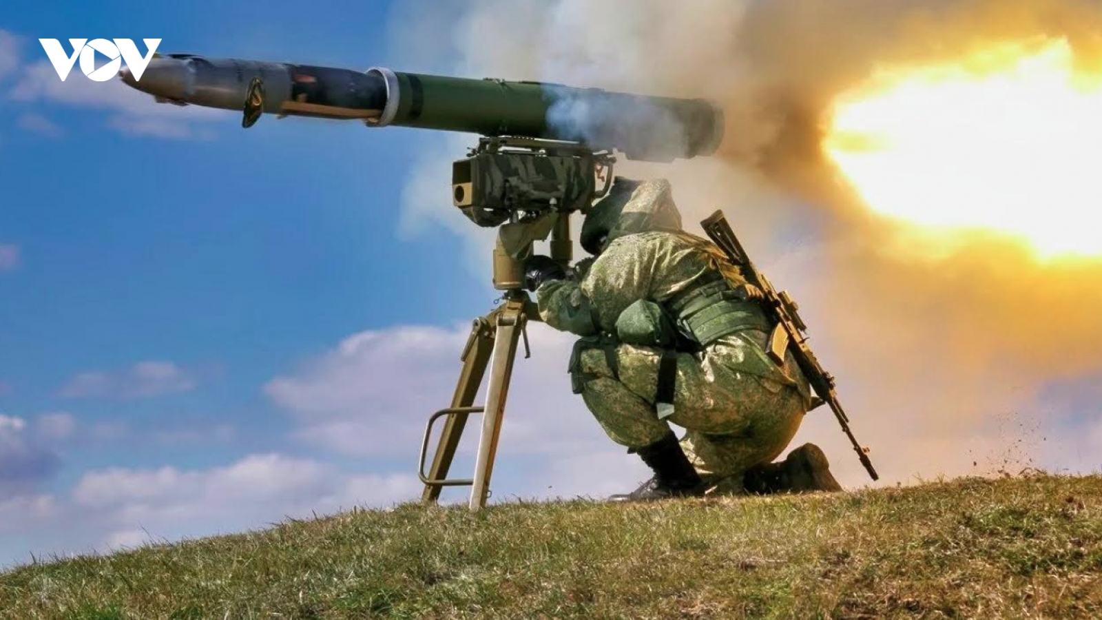 So sánh sức mạnh tên lửa chống tăng Javelin của NATO và Kornet của Nga