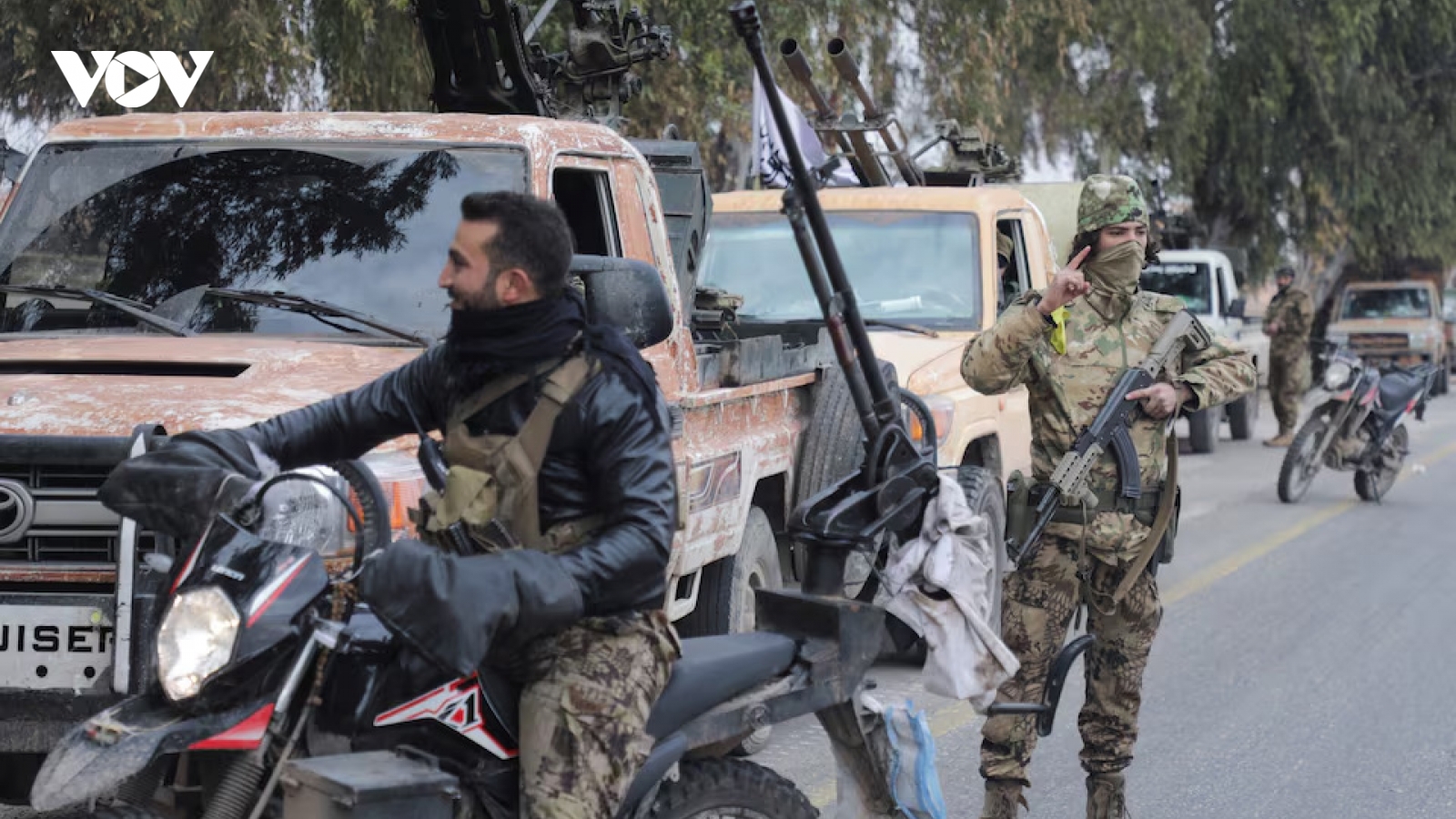 G7 sẵn sàng ủng hộ quá trình chuyển tiếp tại Syria, quân nổi dậy đình chỉ hiến pháp