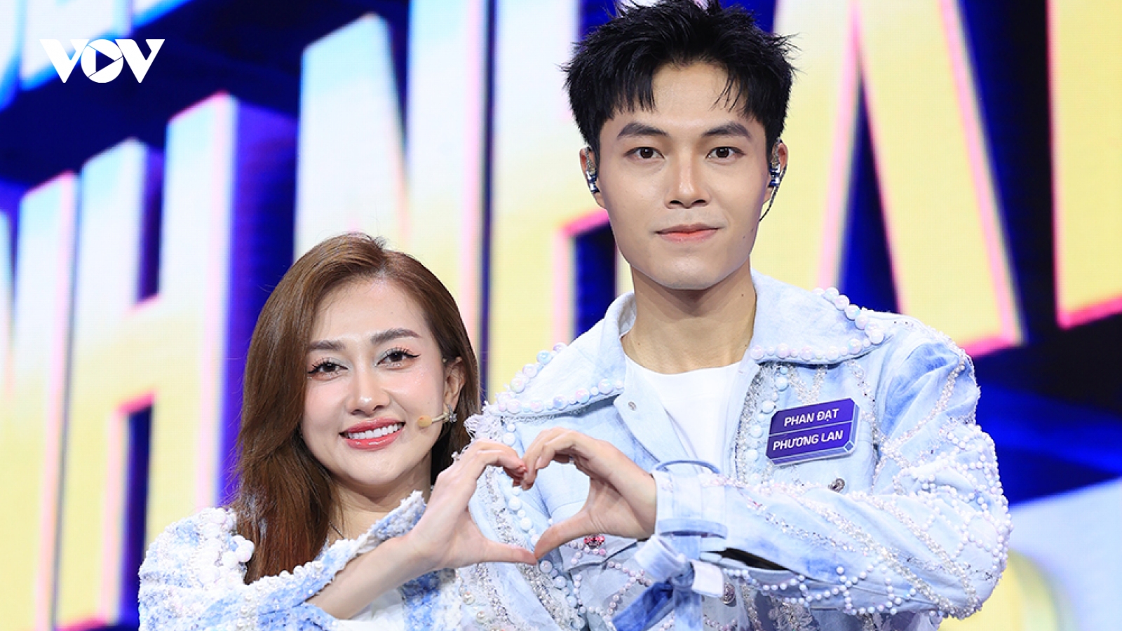 Trước khi ly hôn, Phương Lan và Phan Đạt đã từng tình tứ thế này