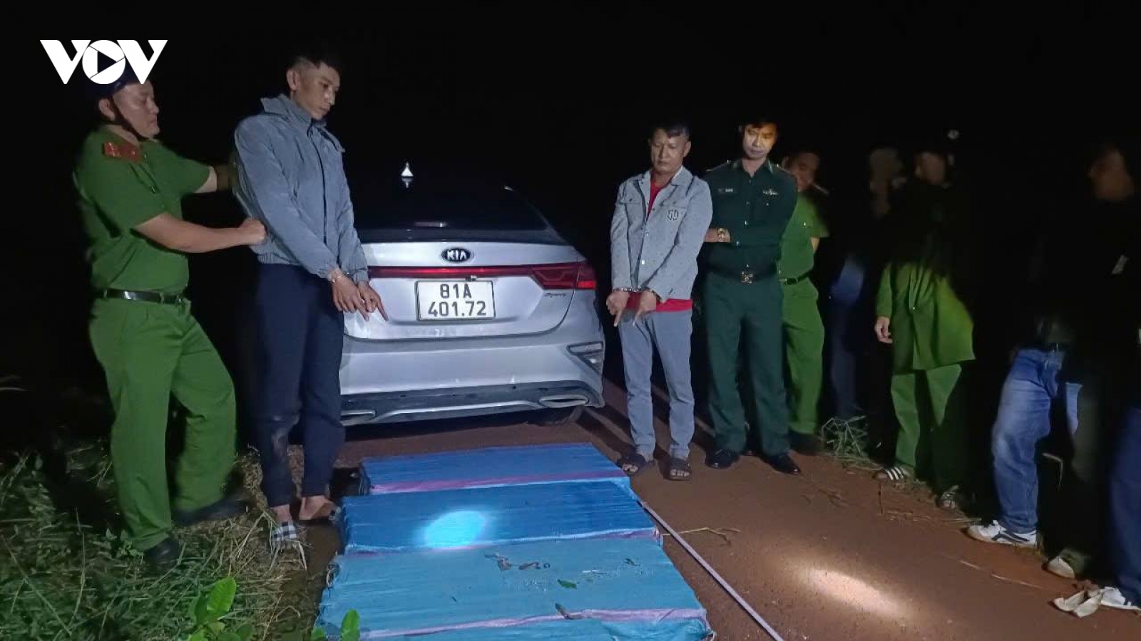 Phát hiện nhiều vụ tàng trữ và vận chuyển pháo trái phép ở Gia Lai và Quảng Ninh
