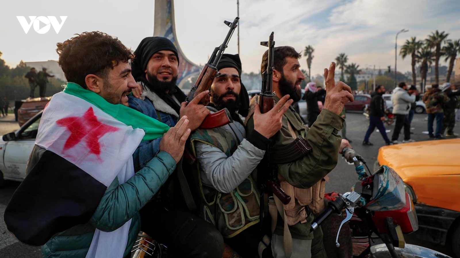 Phe đối lập Syria lật đổ Tổng thống Assad nhanh chóng nhờ vào yếu tố nào?